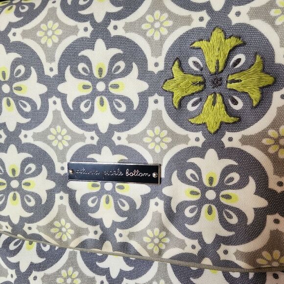 Petunia Pickle Bottom diaper bag backpack - Picture 3 of 10